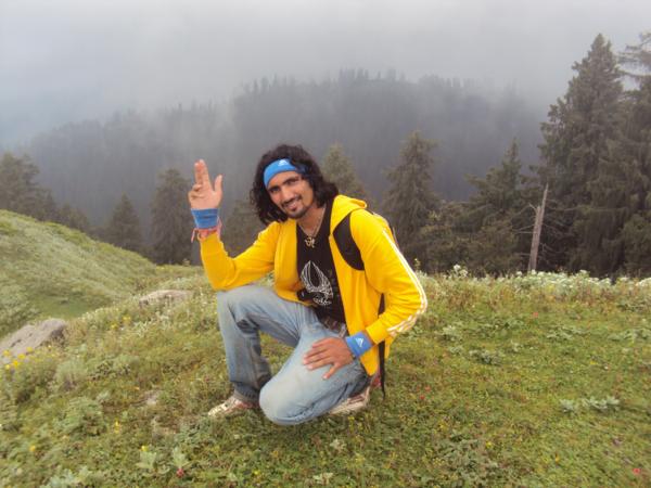 Sab Moh Maya Hai Jai ho shikari mata ki inder Singh on Hills 2009